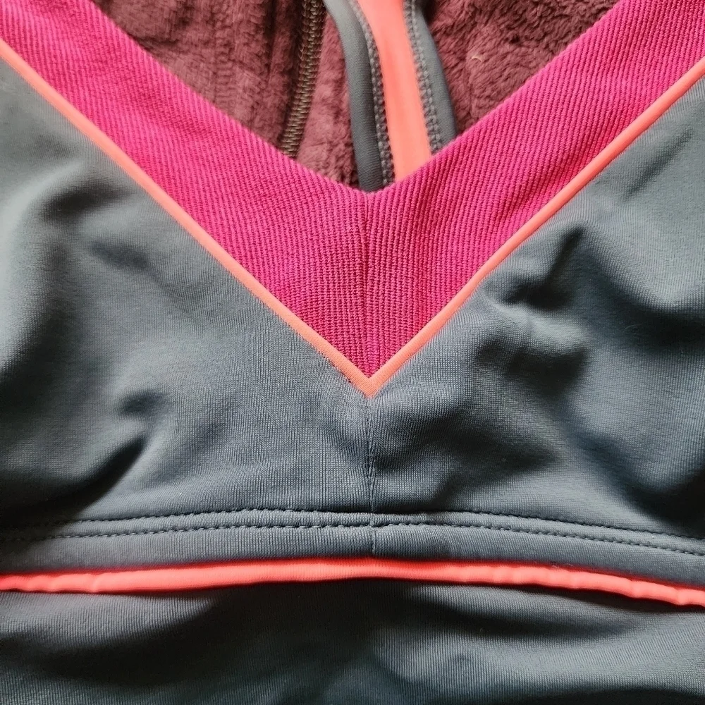 Nike Racerback Athletic Tank Top Women's Medium Size 10 Grey Pink Padded Chest